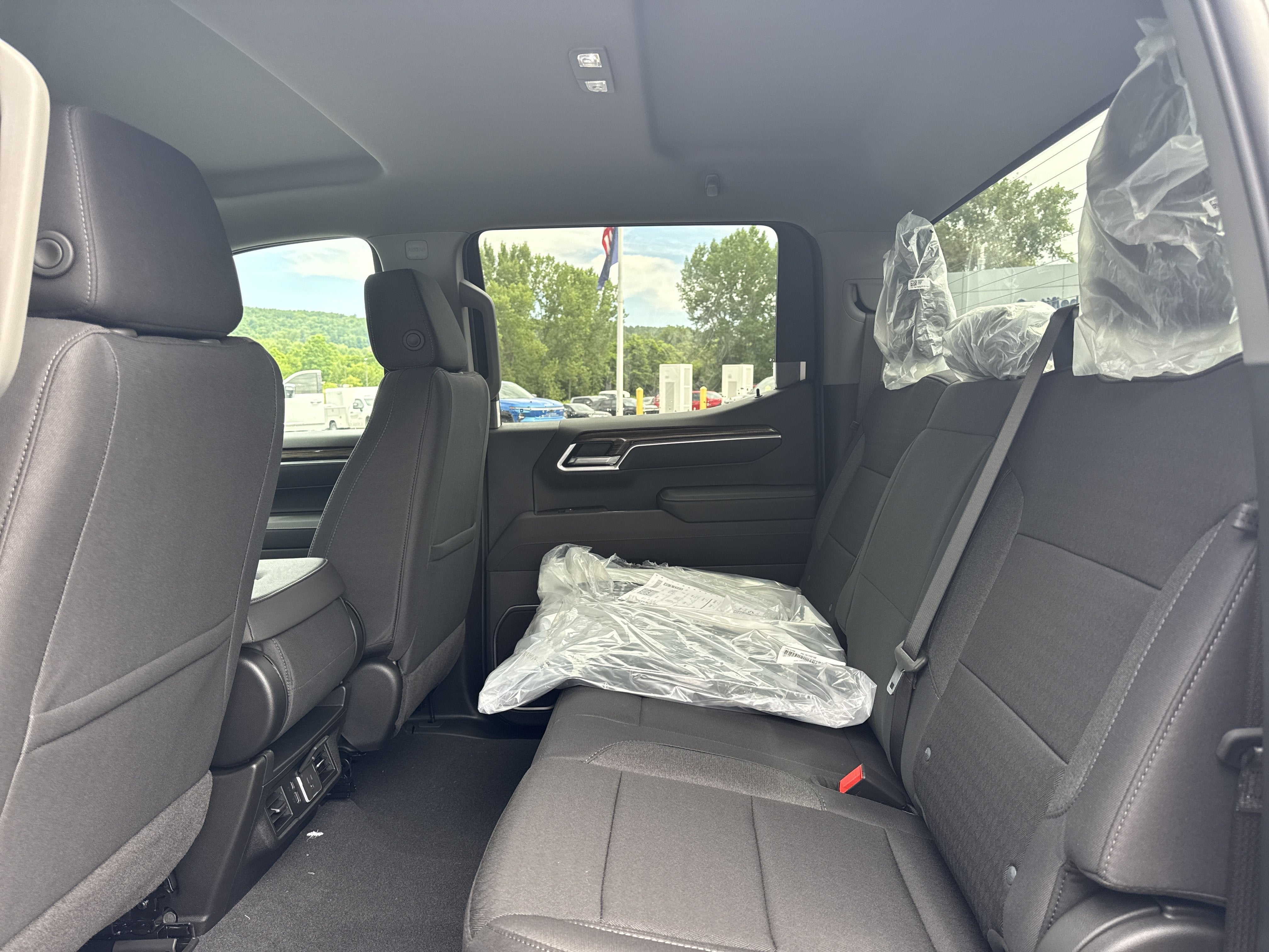 2026 Chevrolet Silverado 1500 LT - Photo 15