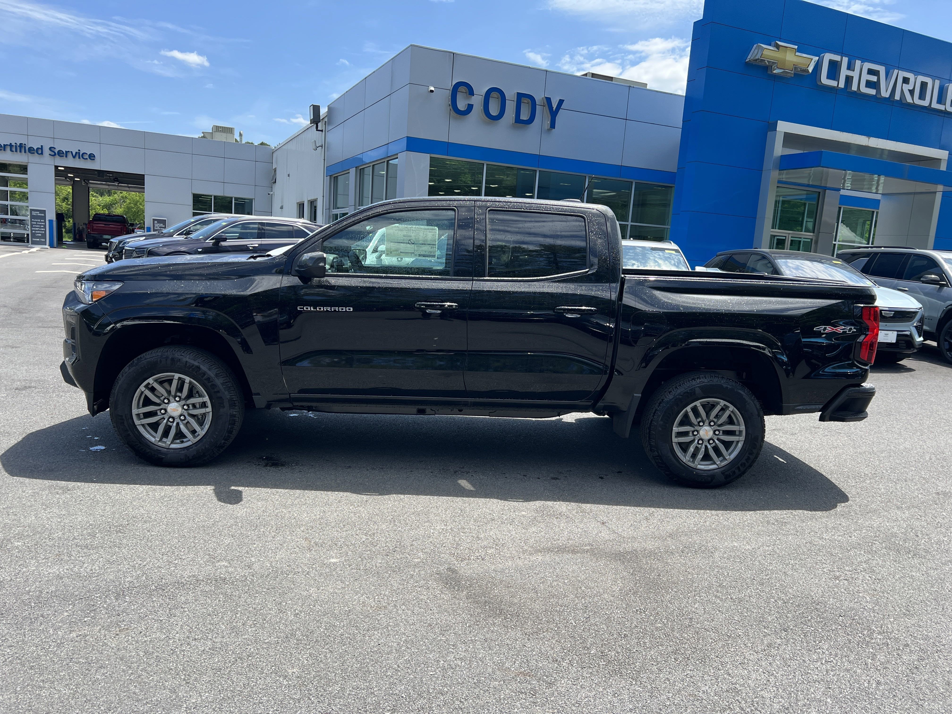 2025 Chevrolet Colorado WT/LT