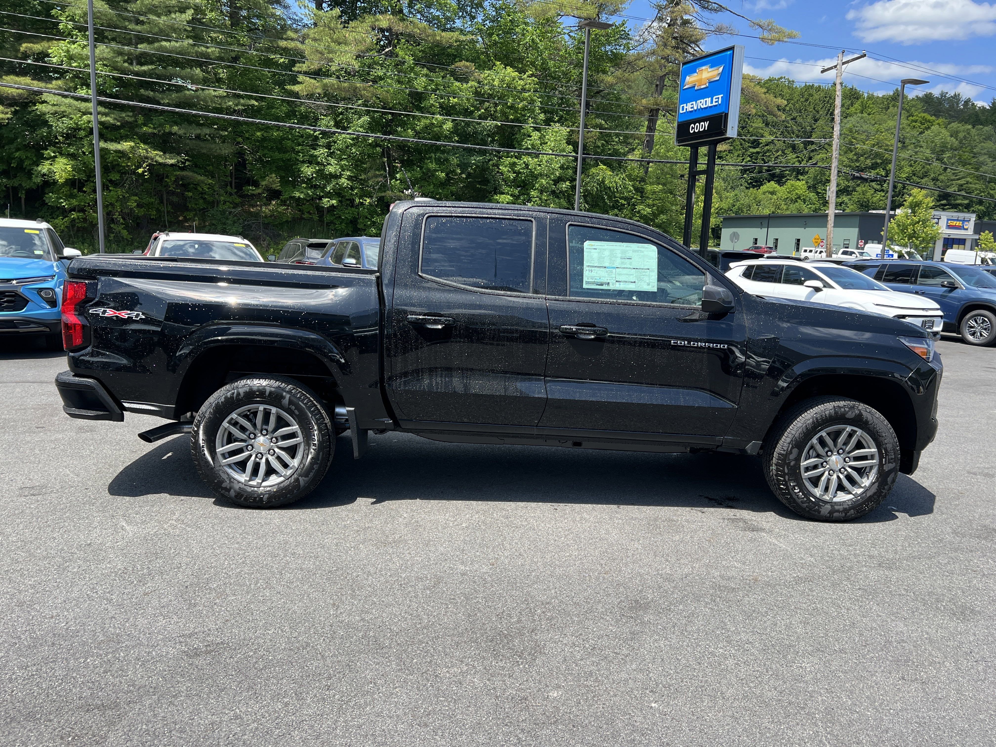 2025 Chevrolet Colorado WT/LT