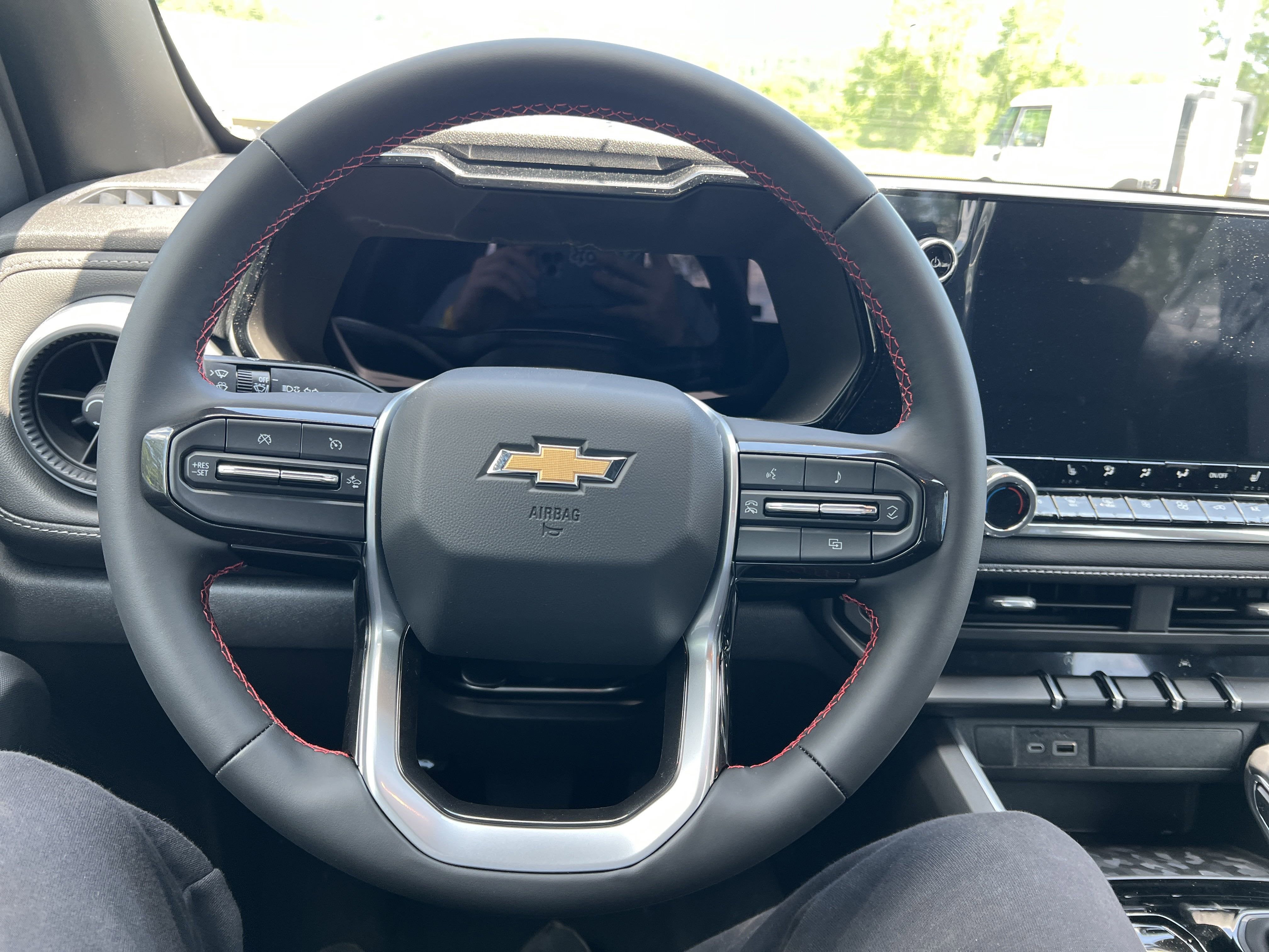 2025 Chevrolet Colorado WT/LT