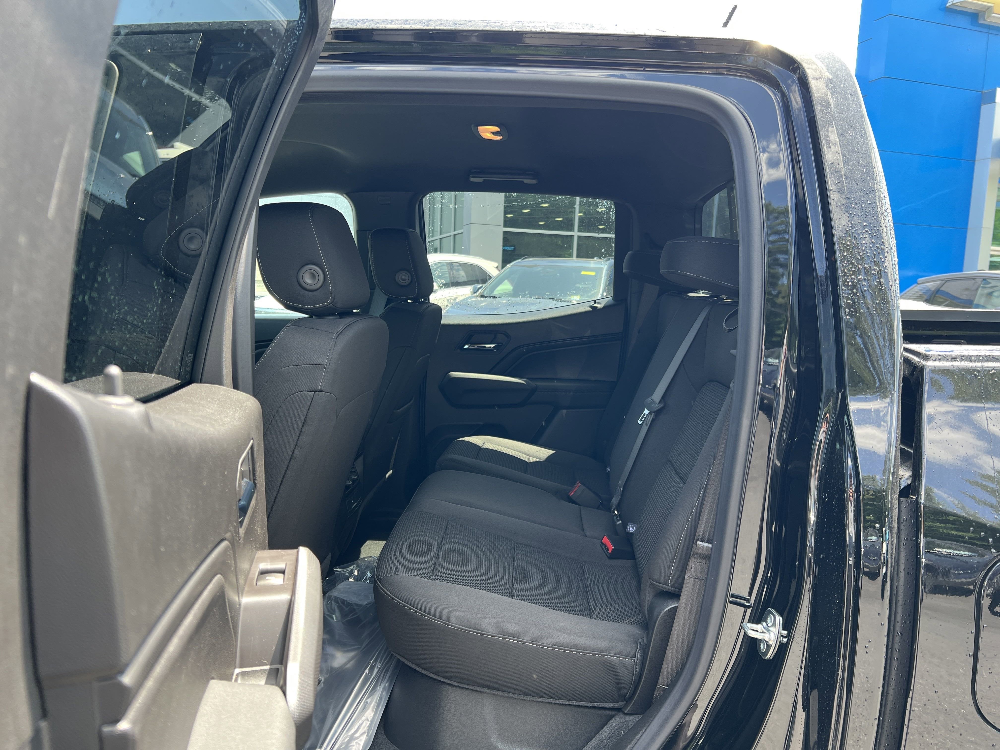 2025 Chevrolet Colorado WT/LT