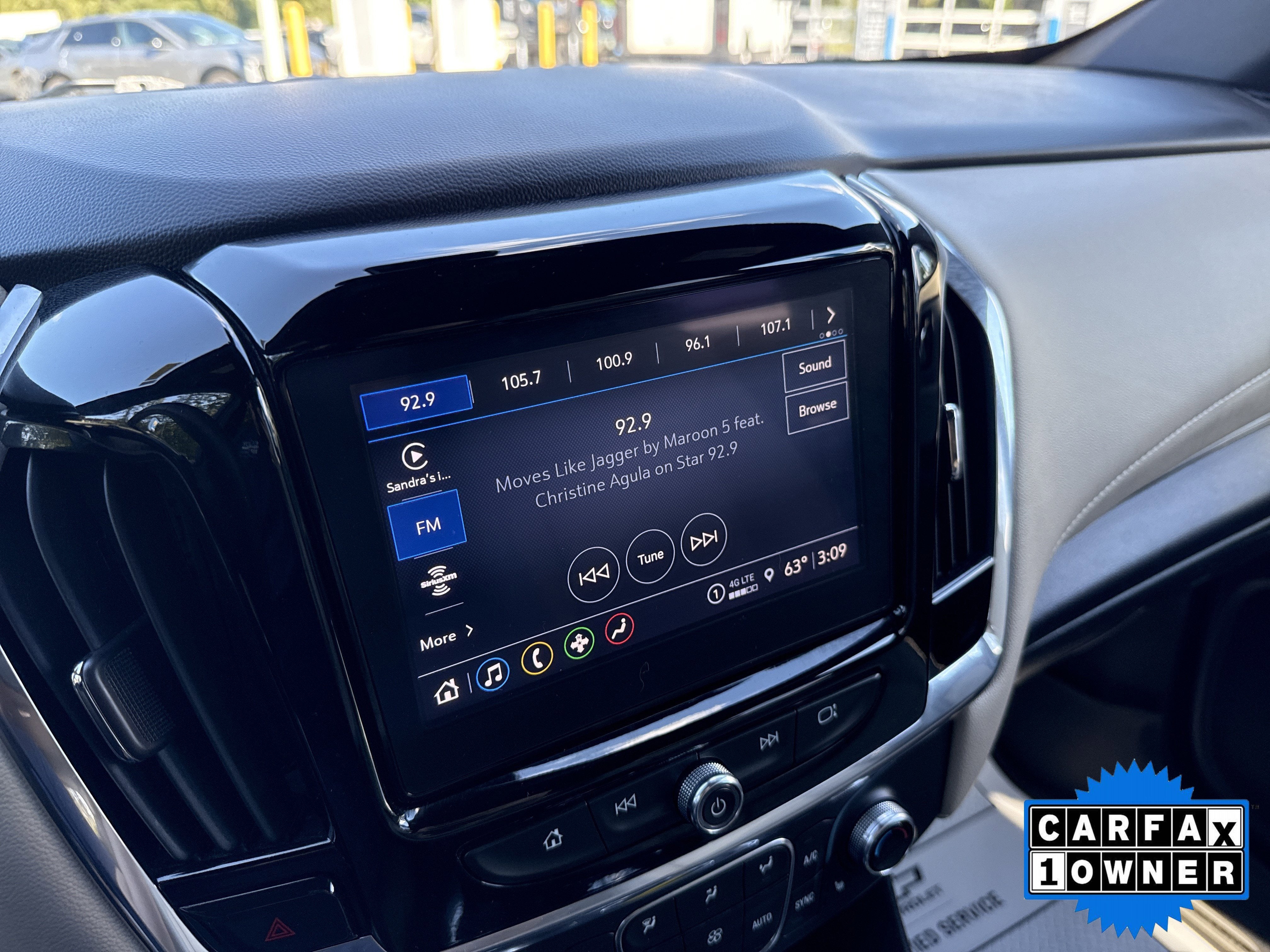 2023 Chevrolet Traverse LT Leather