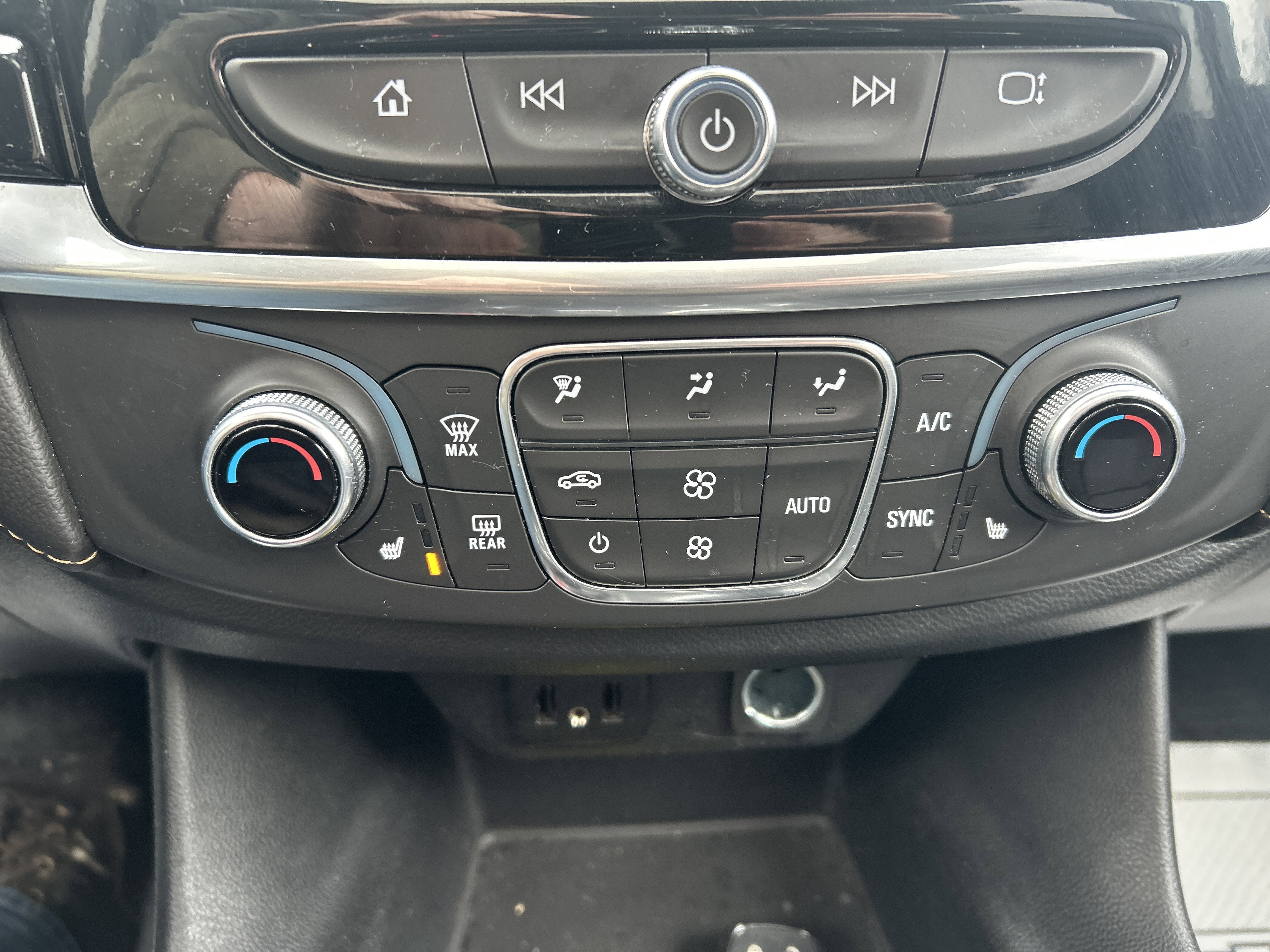 2019 Chevrolet Traverse LT Leather