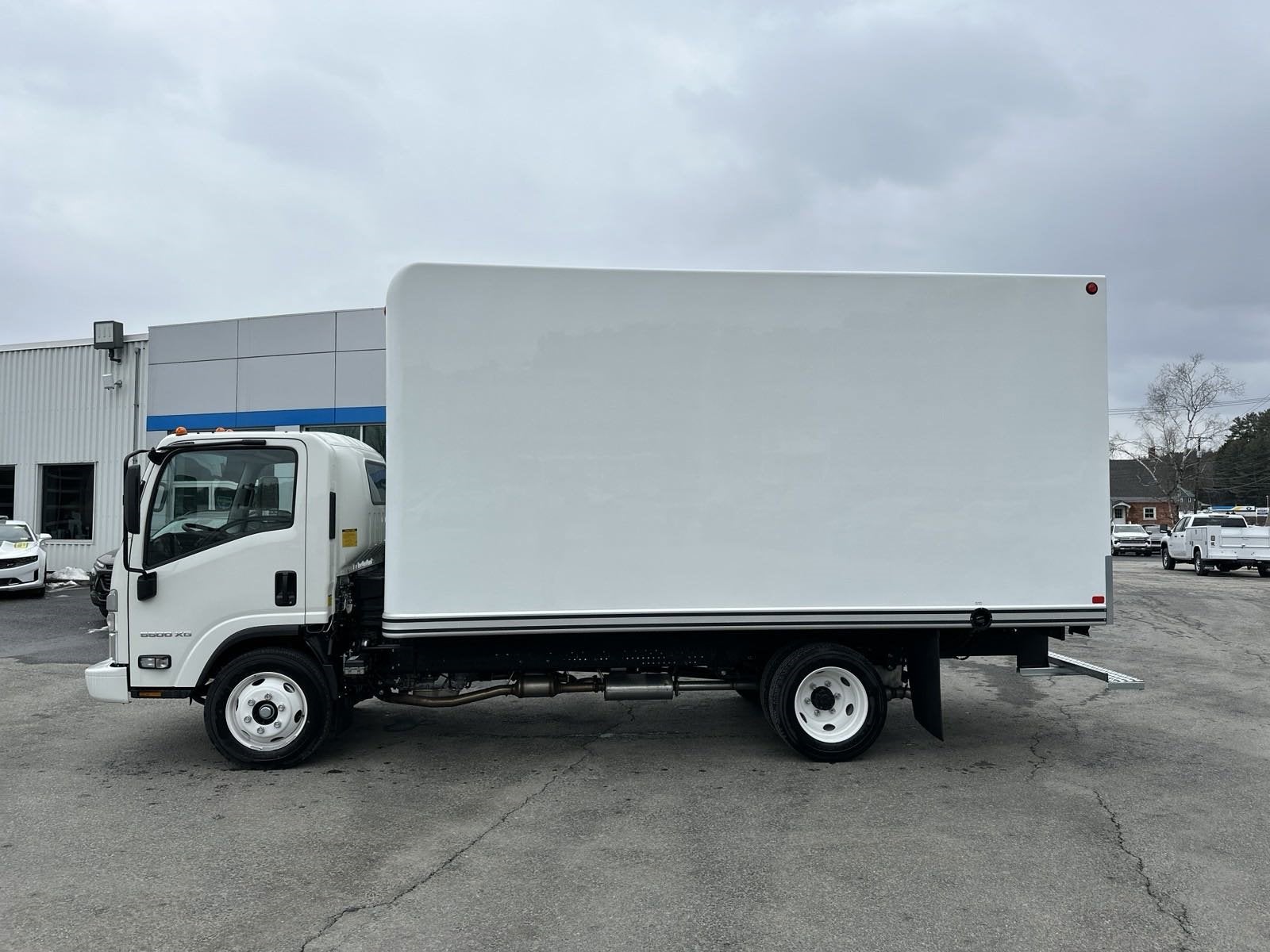 2024 Chevrolet Low Cab Forward 5500 XG Base