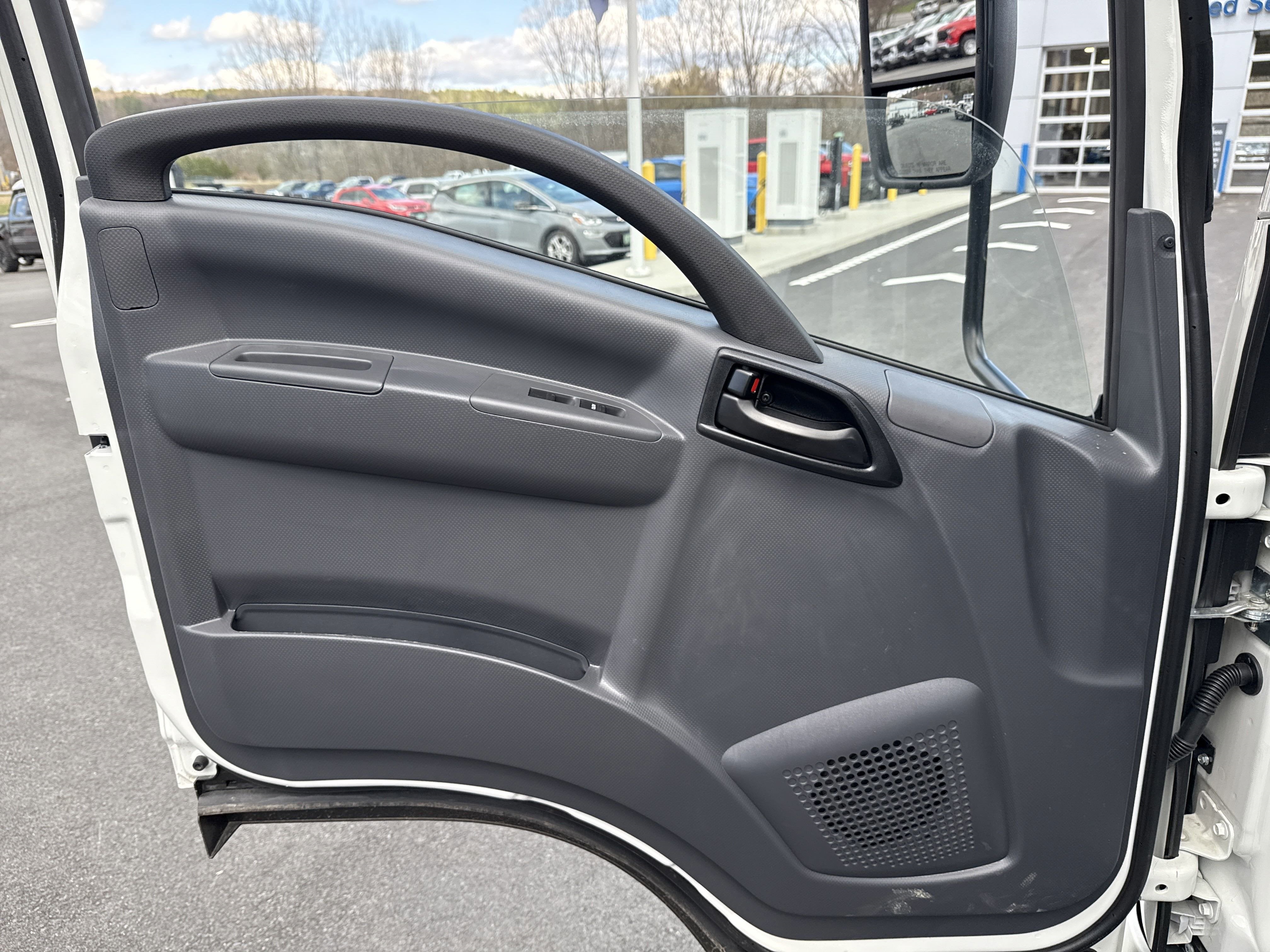 2025 Chevrolet Low Cab Forward 5500 XG Base