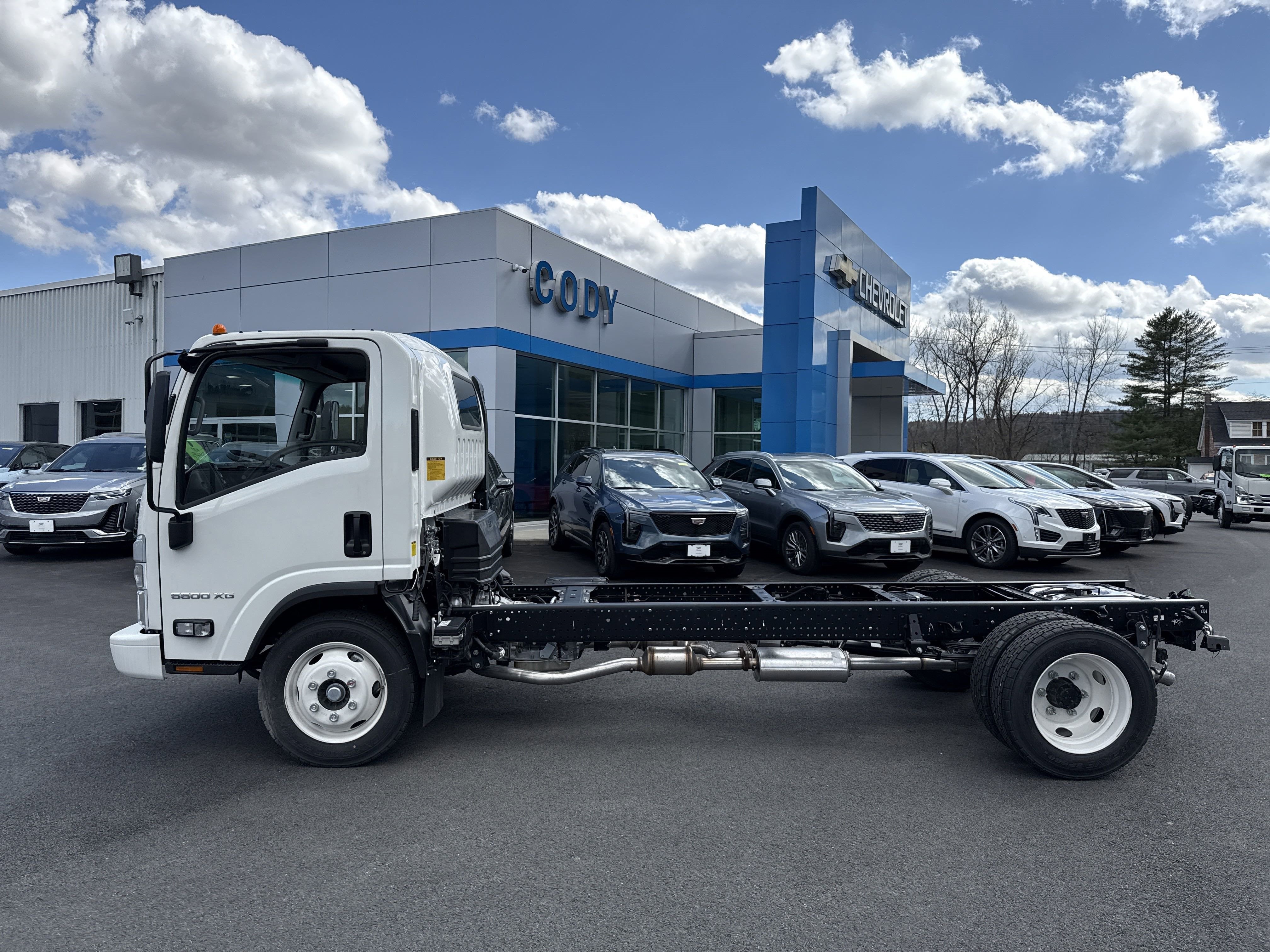 2025 Chevrolet Low Cab Forward 5500 XG Base