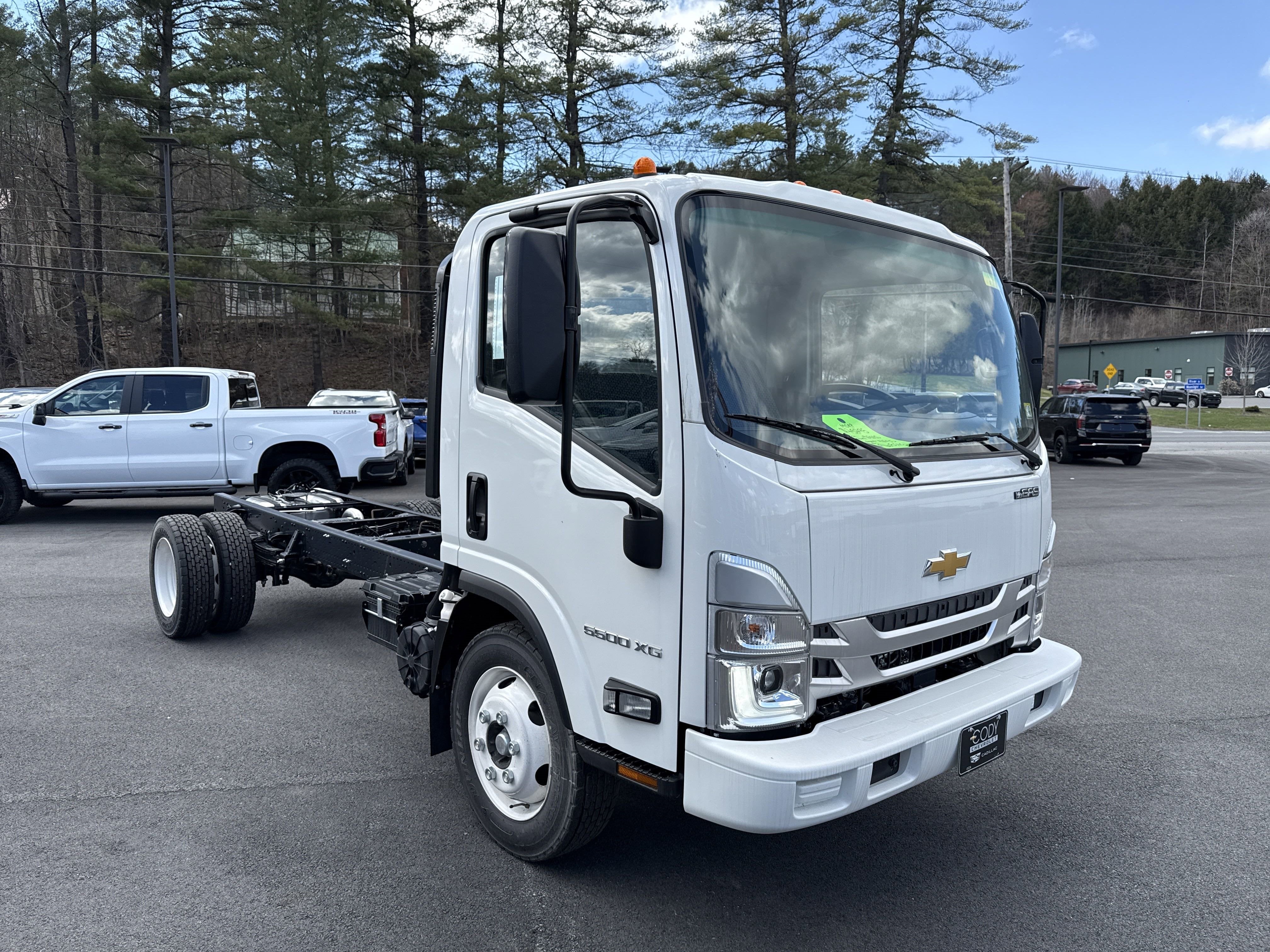 2025 Chevrolet Low Cab Forward 5500 XG Base
